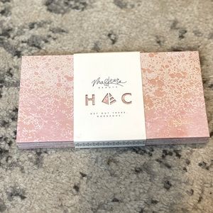 Never been used magnetic cosmetic pallet!